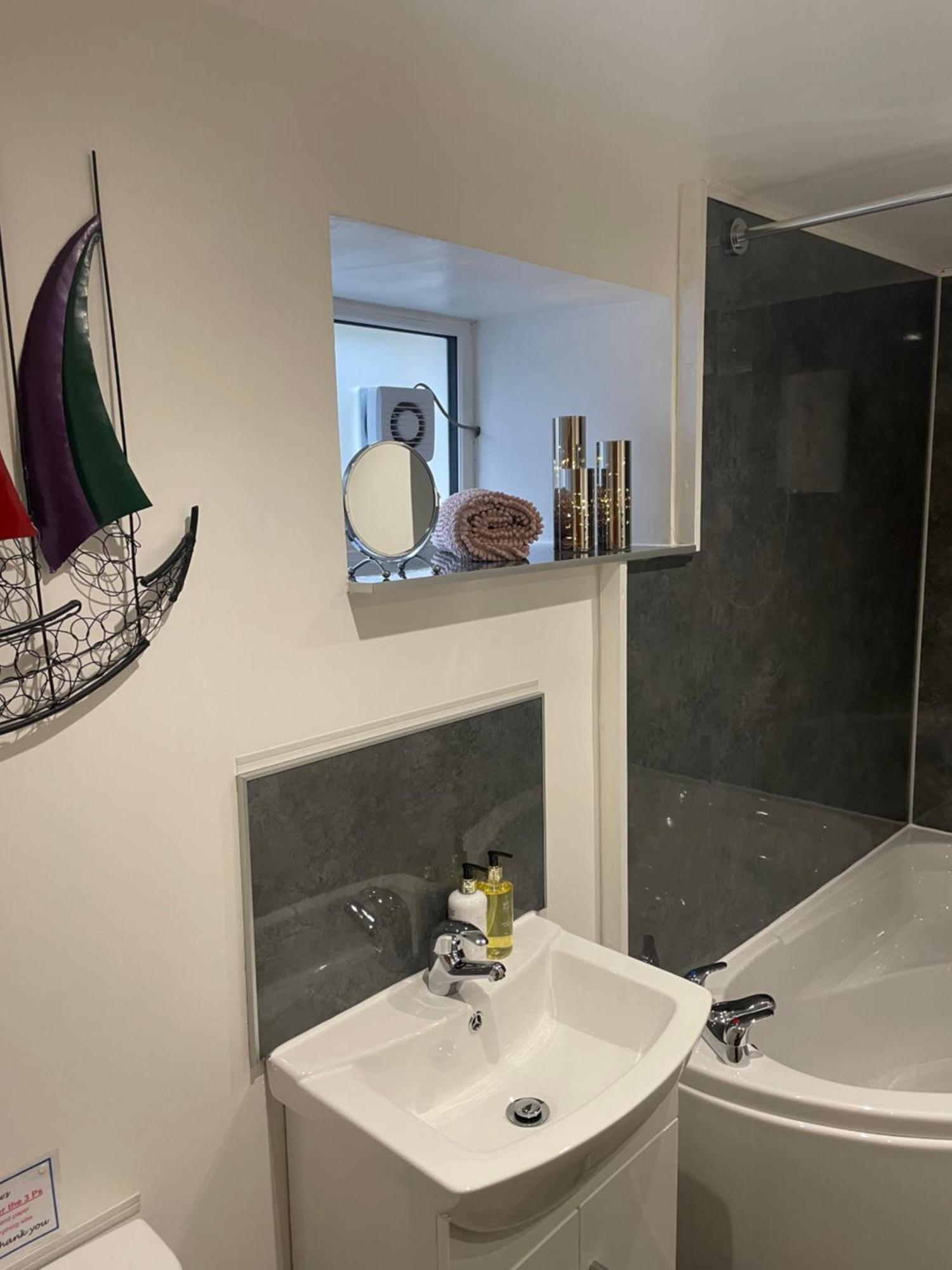 The Mews 2 Bedroom With Private Parking 奥本 外观 照片